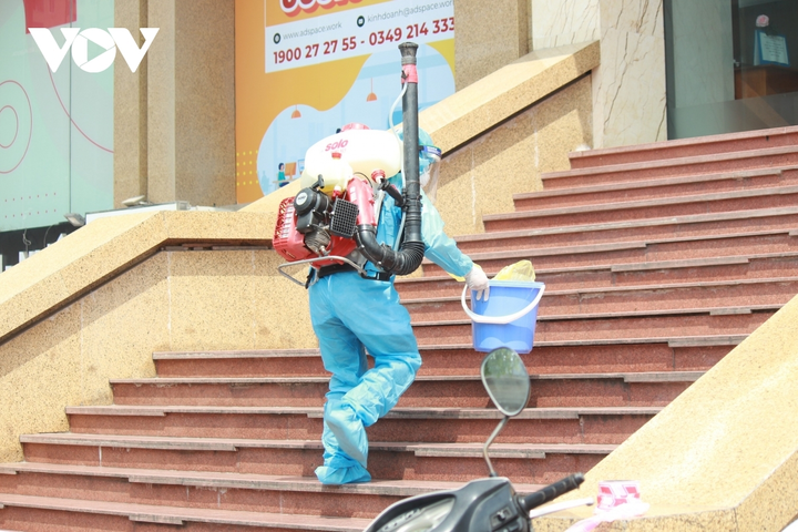 Phong tỏa 2 chung cư có 2 ca mắc COVID-19 là F1 của Giám đốc Hacinco - 9