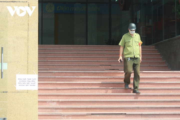 Phong tỏa 2 chung cư có 2 ca mắc COVID-19 là F1 của Giám đốc Hacinco - 12