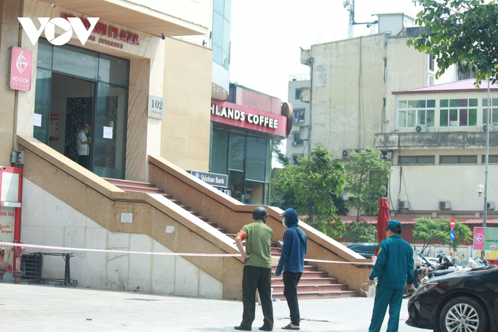 Phong tỏa 2 chung cư có 2 ca mắc COVID-19 là F1 của Giám đốc Hacinco - 7