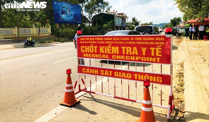 Quảng Ngãi lập 5 chốt kiểm tra người xuất phát hoặc đi qua vùng có dịch COVID-19 - 1