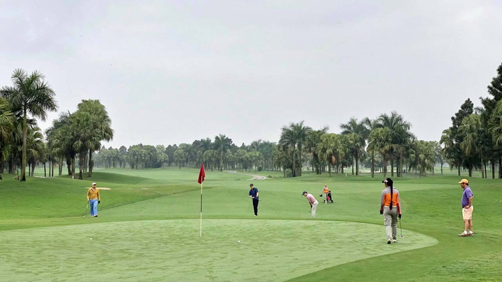 Hà Nội yêu cầu dừng hoạt động thể thao tập trung đông người, sân golf từ 13/5 - 1