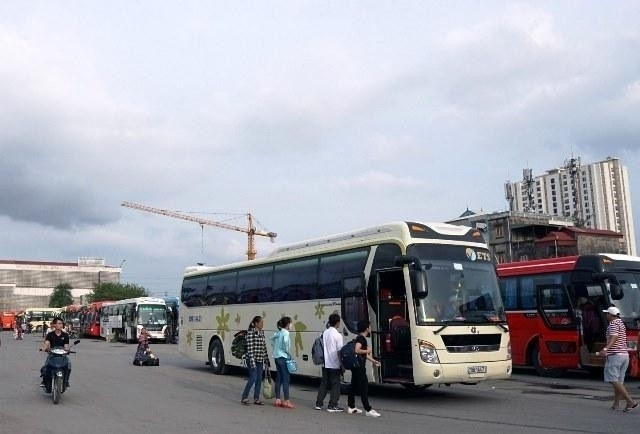 Từ 0h ngày 15/5, TP.HCM không vận chuyển hành khách đến vùng có dịch - 1