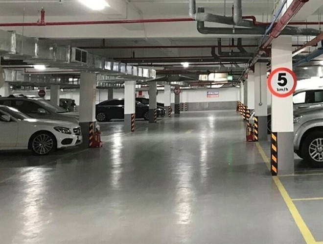 Cắt lỗ gần nửa tỷ đồng vẫn chưa bán được nhà vì không có chỗ để ô tô - 1