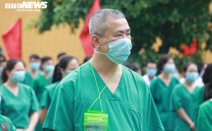 Ảnh: Quảng Ninh chi viện Bắc Giang 200 y, bác sĩ tham gia chống dịch COVID-19 - 4