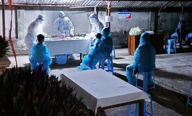 Bí thư Điện Biên: Đình chỉ công tác Hiệu trưởng để xảy ra chùm ca bệnh COVID-19 - 1