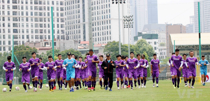 Đang tập trung đấu vòng loại World Cup, cầu thủ tuyển Việt Nam bầu cử thế nào? - 1