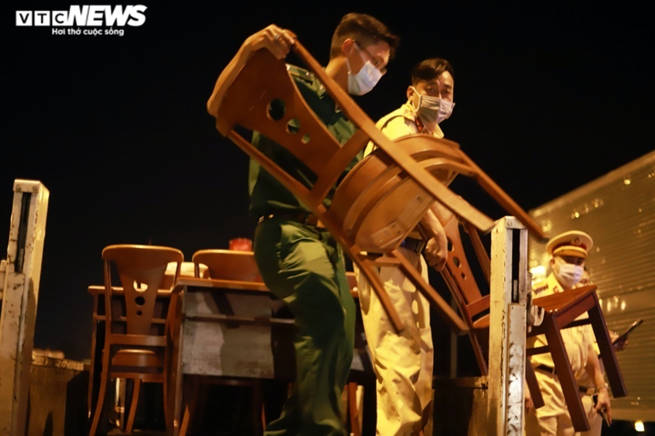 Hơn 122.000 người được kiểm tra y tế ngay tại cửa ngõ TP.HCM - 1