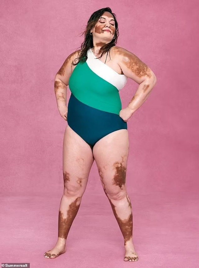 Ảnh: Mẹ tỷ phú Elon Musk làm người mẫu quảng cáo đồ bơi - 3