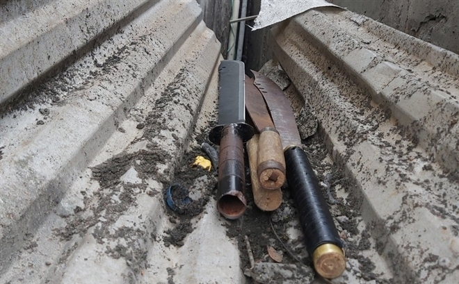 Ô tô tông xe máy sau hỗn chiến khiến 2 người chết: Tạm giữ 4 nghi phạm - 2