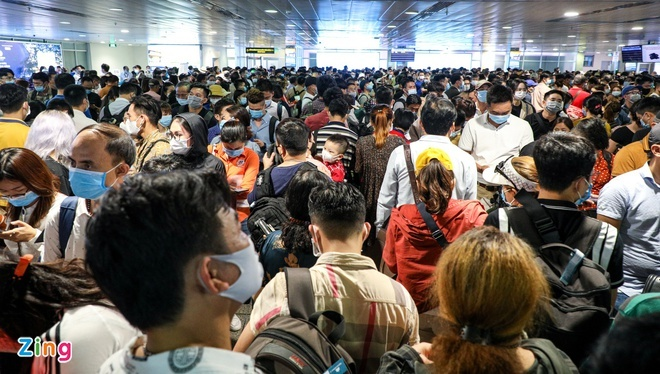 Vé máy bay Tết 2022 có thể tăng lên 10 triệu đồng nếu bỏ trần giá vé - 1