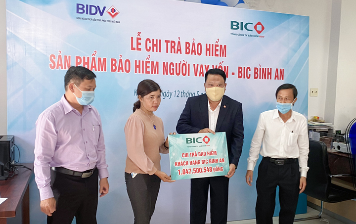BIC chi trả hơn 1 tỷ đồng quyền lợi bảo hiểm cho khách hàng vay vốn tại Kon Tum - 2