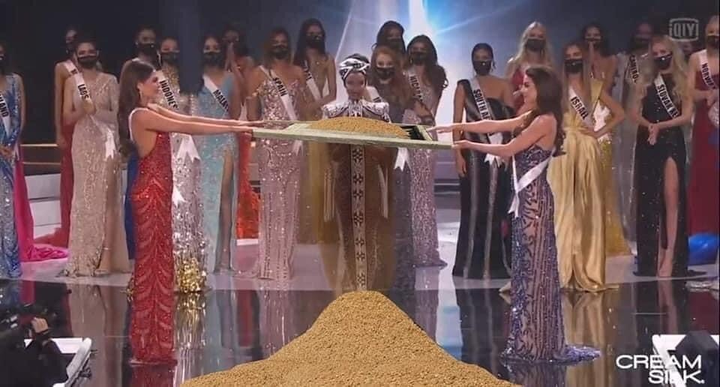 Cười ngất với loạt ảnh chế đêm chung kết Hoa hậu Hoàn vũ 2021 của dân mạng Việt - 4