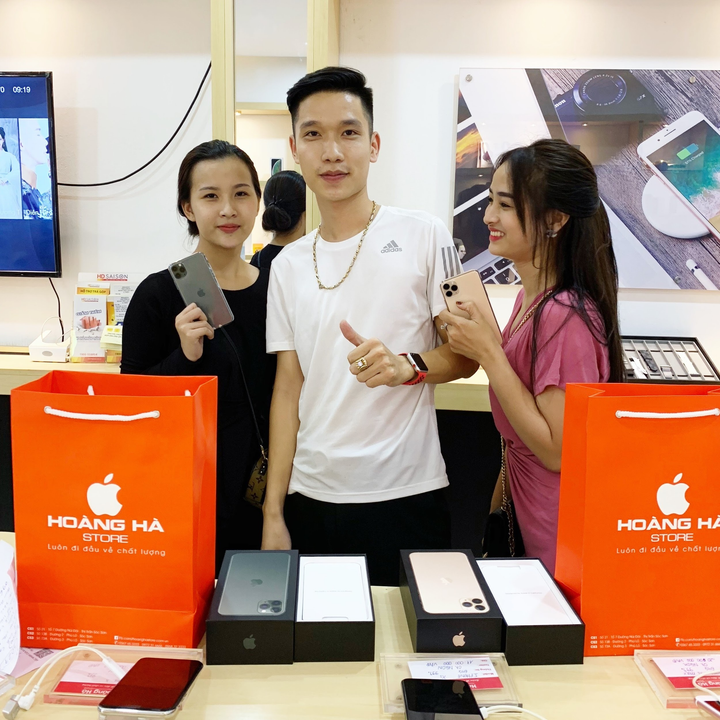 Chủ cửa hàng Nguyễn Trọng Trung tư vấn cách chọn điện thoại cũ chất lượng - 3