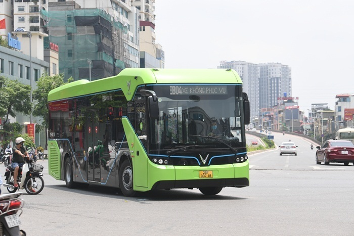 Ảnh: Xe buýt điện thông minh VinBus chạy thử tuyến nội đô Hà Nội - 7