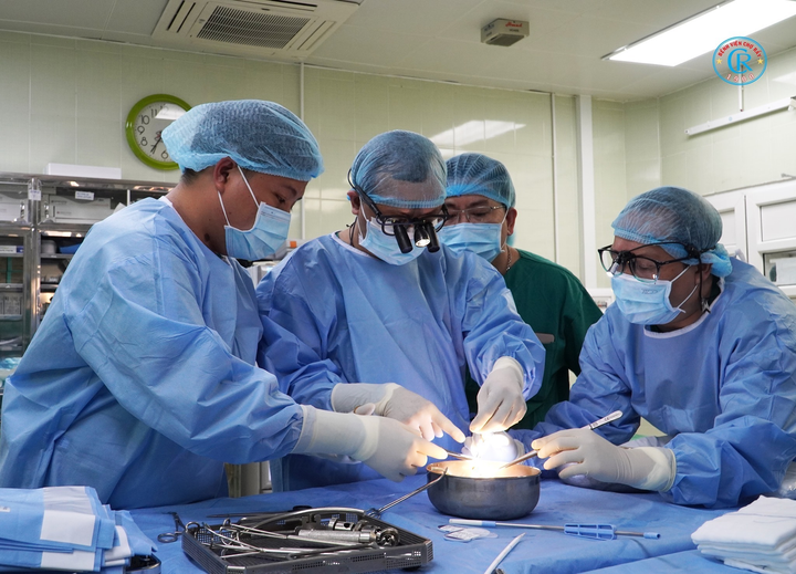 CSGT xuyên đêm mở đường cho xe chở tạng người hiến tặng: Bác sĩ nói gì? - 1