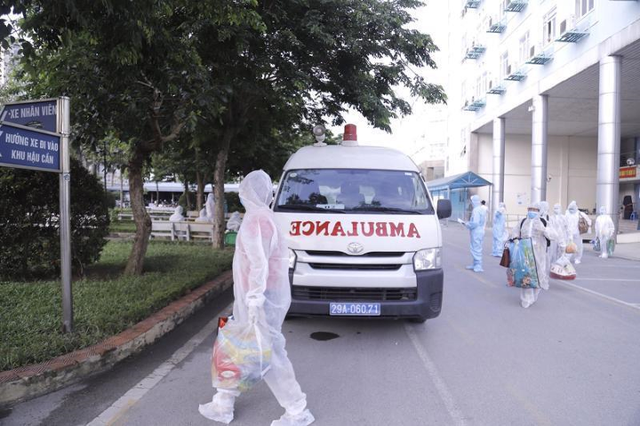 Bố, con trai và nữ giúp việc của cựu giám đốc Hacinco dương tính SARS-CoV-2 - 1