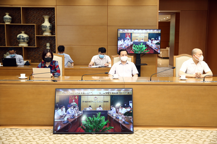 Bắc Giang phải tăng tốc xét nghiệm, không cứng nhắc trong giãn cách xã hội - 4