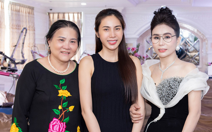 Mỹ nhân Vbiz và gia đình chồng: Đông Nhi được khen hết lời, Hari Won là con cưng - 3