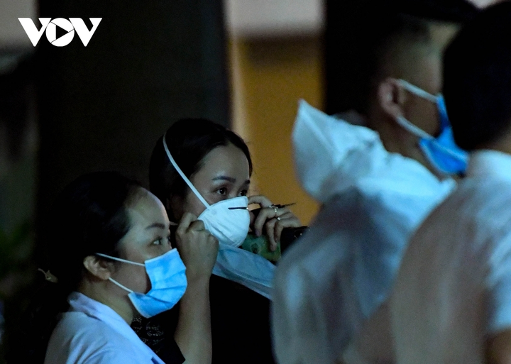 Ảnh: Khẩn cấp phun khử khuẩn, xét nghiệm tất cả cán bộ trong trụ sở Bộ GTVT - 10