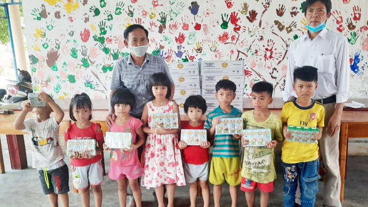 Vinamilk hỗ trợ người dân và lực lượng tuyến đầu chống dịch COVID-19 năm 2021 - 7