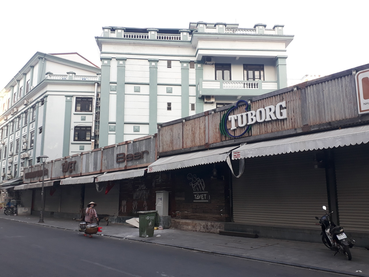 Ảnh: Nhà hàng, khách sạn ở cố đô Huế 'vắng như chùa Bà Đanh' vì COVID-19 - 4