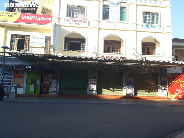 Ảnh: Nhà hàng, khách sạn ở cố đô Huế 'vắng như chùa Bà Đanh' vì COVID-19 - 12