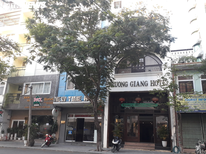 Ảnh: Nhà hàng, khách sạn ở cố đô Huế 'vắng như chùa Bà Đanh' vì COVID-19 - 2