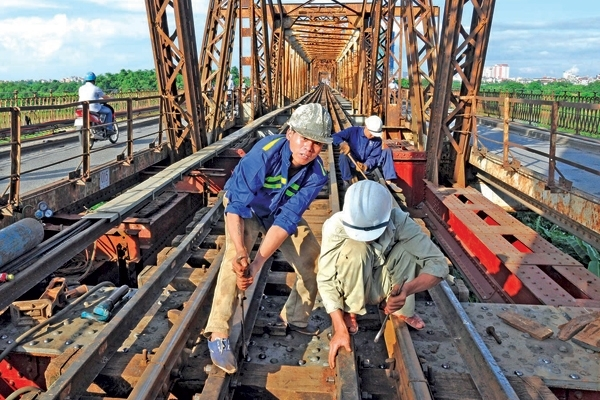 Bộ GTVT phải hoàn thành đặt hàng bảo trì hạ tầng đường sắt trước 24/5 - 1
