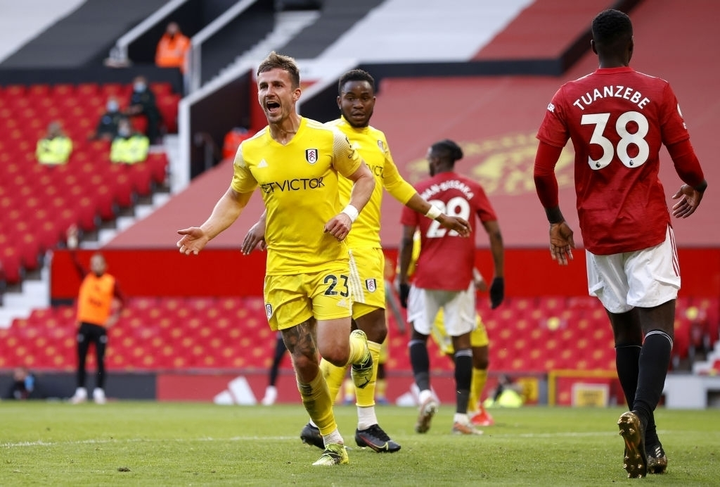 Cavani ghi bàn siêu phẩm, Man Utd về nhì Ngoại Hạng Anh - 2