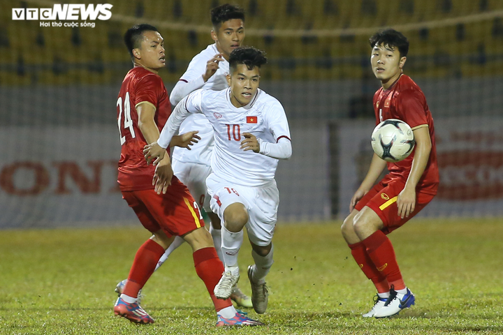 HLV Park Hang Seo loại 4 cầu thủ U22 Việt Nam - 1