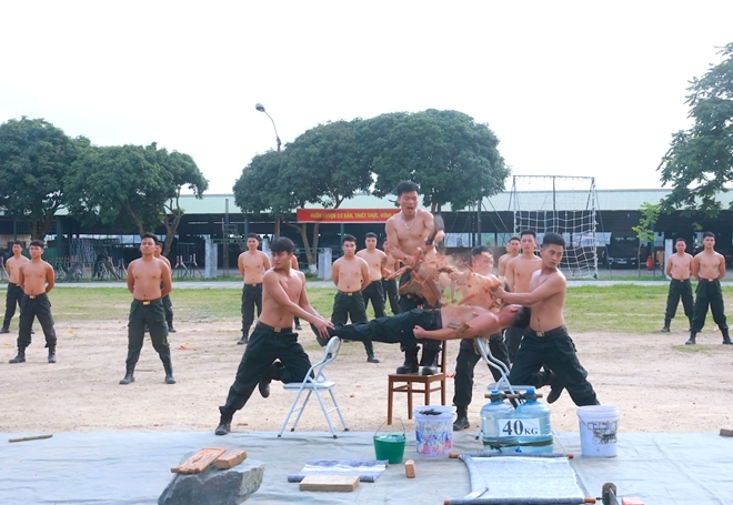 Ảnh: Cảnh sát cơ động diễn tập giải tán đám đông biểu tình gây rối cuộc bầu cử - 6