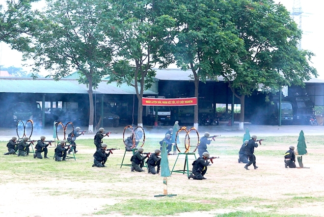 Ảnh: Cảnh sát cơ động diễn tập giải tán đám đông biểu tình gây rối cuộc bầu cử - 5