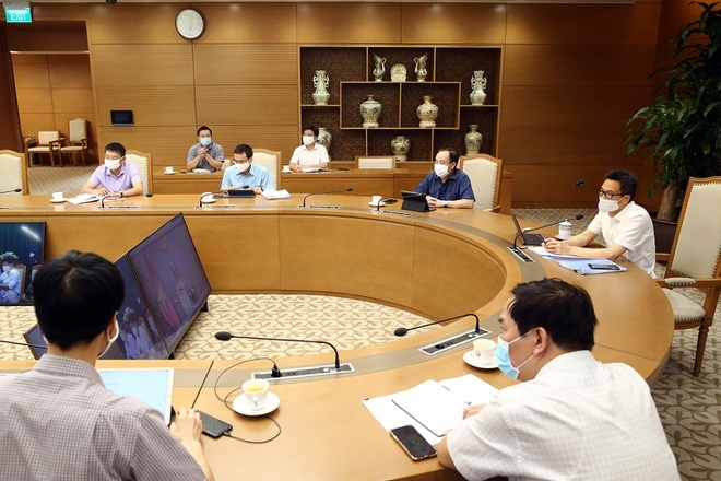 Phó thủ tướng Vũ Đức Đam: Nghiên cứu để thí điểm F1 được cách ly tại nhà - 1