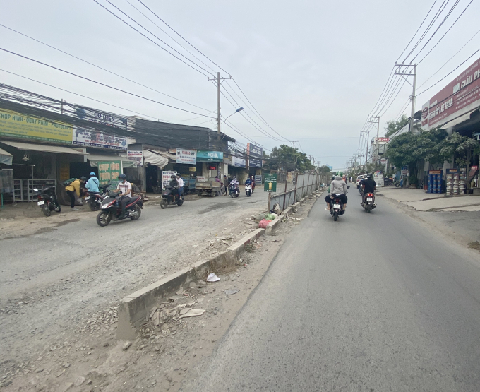 TP.HCM yêu cầu tháo dỡ rào chắn đường Lương Định Của do thi công 6 năm chưa xong - 1