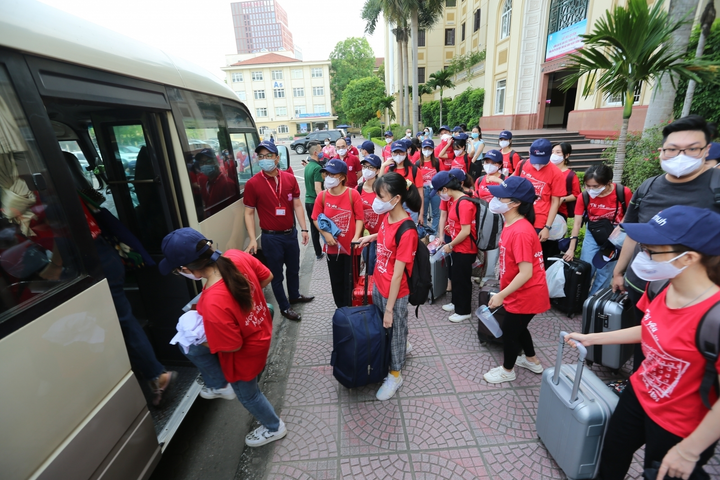 Thầy trò Đại học Y Hà Nội lên đường chi viện Bắc Ninh chống dịch - 5