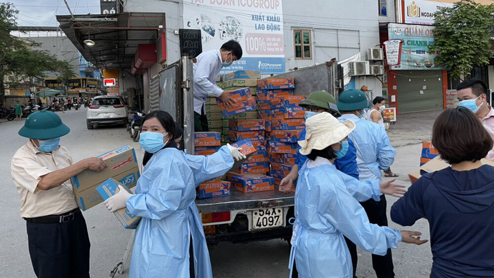 Bắc Giang chi 18 tỷ đồng hỗ trợ hơn 24.000 công nhân bị ảnh hưởng dịch COVID-19 - 1