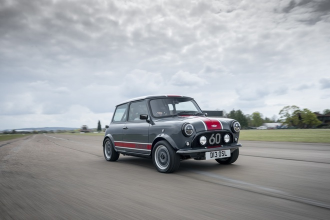 Mini Oselli Edition - xe cổ được phục chế giá hơn 100.000 USD - 1