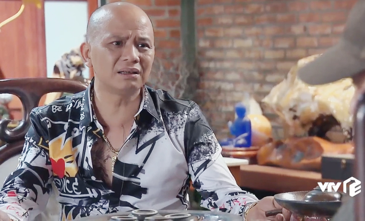 Hương vị tình thân tập 23: Ông Sinh bị Chiến ‘chó’ ép livestream kiểu giang hồ - 1