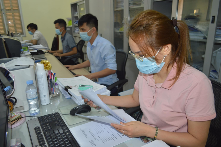 Xét nghiệm COVID-19 ở Thái Bình: Máy chưa dừng thì người chưa được nghỉ - 2