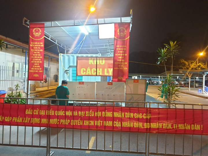 Bầu cử ở viện K: Khử khuẩn hòm phiếu, đảm bảo giãn cách 3 mét - 8