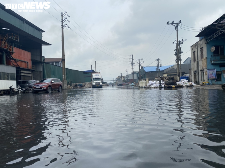 Nước thải hôi thối lại ngập làng sản xuất giấy Bắc Ninh: Chủ tịch huyện nói gì? - 3