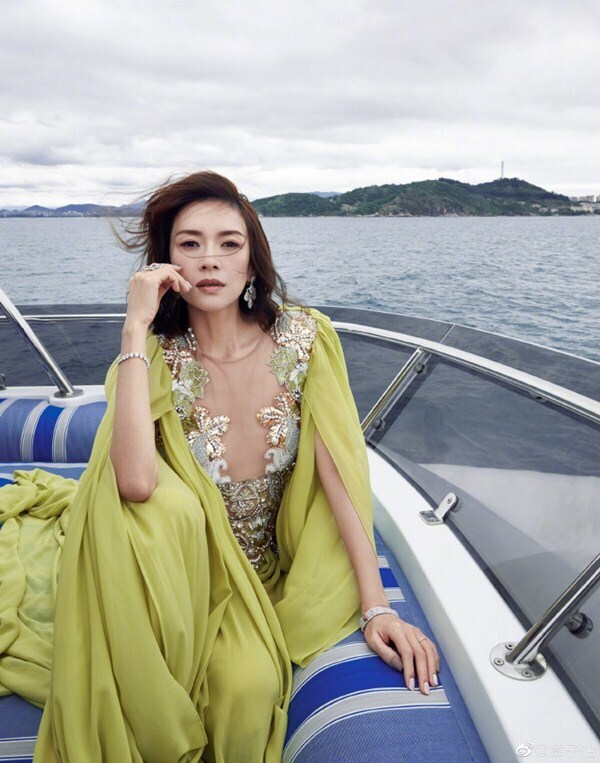 Trương Nghệ Mưu tiết lộ lý do Chương Tử Di không đọ được với Củng Lợi - 3