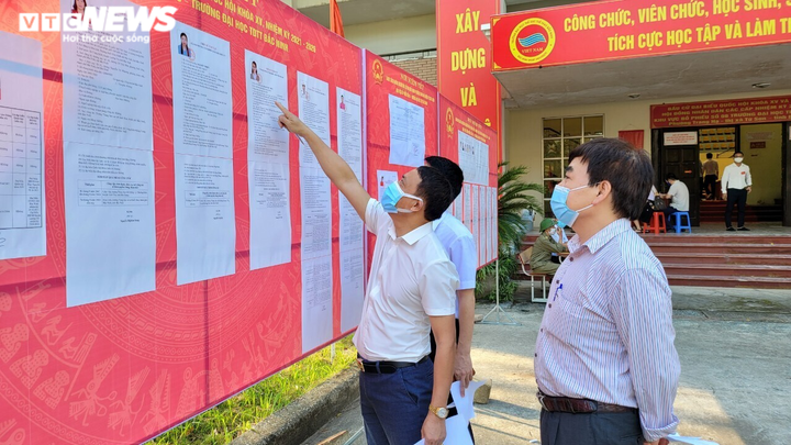 Ảnh: Bắc Ninh bầu cử sớm tại các khu cách ly tập trung - 1