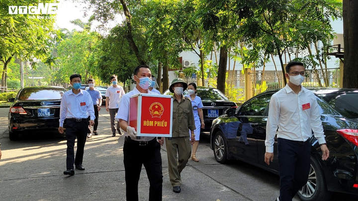 Ảnh: Bắc Ninh bầu cử sớm tại các khu cách ly tập trung - 7