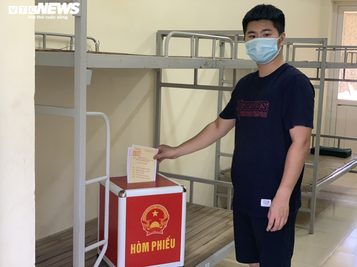 Ảnh: Bắc Ninh bầu cử sớm tại các khu cách ly tập trung - 8