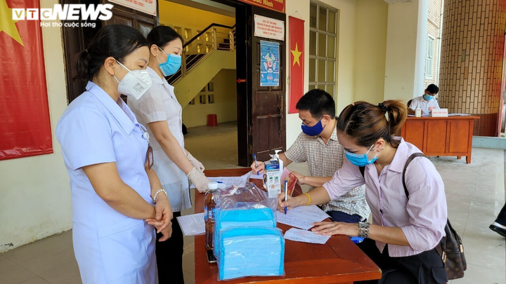 Ảnh: Bắc Ninh bầu cử sớm tại các khu cách ly tập trung - 2