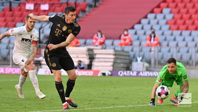 Bundesliga hạ màn: Lewandowski phá kỷ lục nửa thế kỷ, Werder Bremen xuống hạng - 1