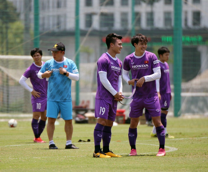 Tuyển Việt Nam rèn thể lực, luyện bài tủ - 1