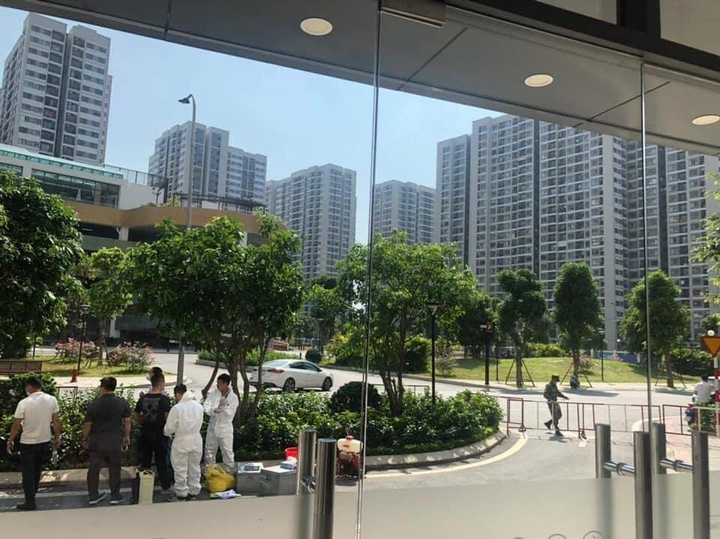 Ca nghi mắc COVID-19 ở Hà Nội là quản lý công ty may, tiếp xúc nhiều đồng nghiệp - 1