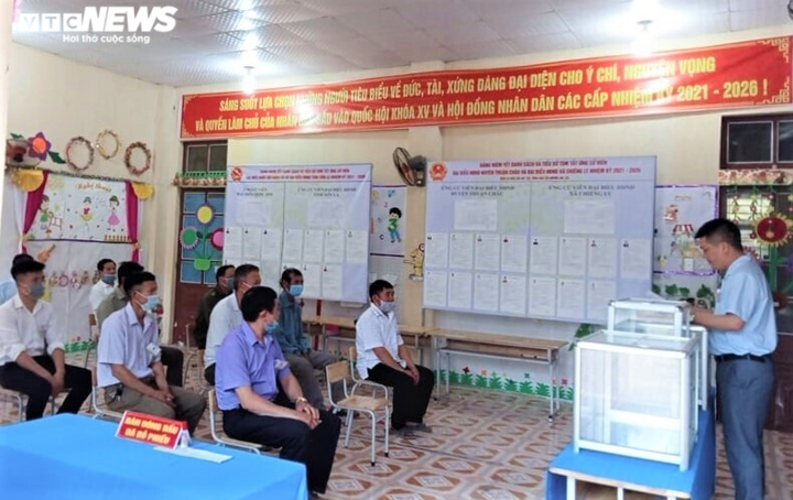 Trực tiếp: Gần 70 triệu cử tri cả nước đi bỏ phiếu bầu ĐBQH và HĐND các cấp - 45